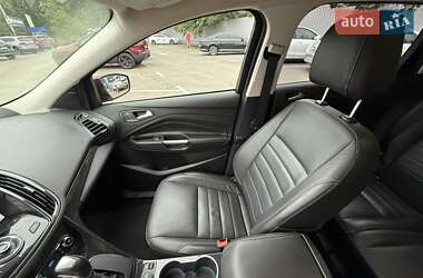 Внедорожник / Кроссовер Ford Escape 2015 в 