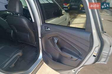 Внедорожник / Кроссовер Ford Escape 2012 в 