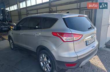 Внедорожник / Кроссовер Ford Escape 2012 в 