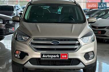 Внедорожник / Кроссовер Ford Escape 2016 в 