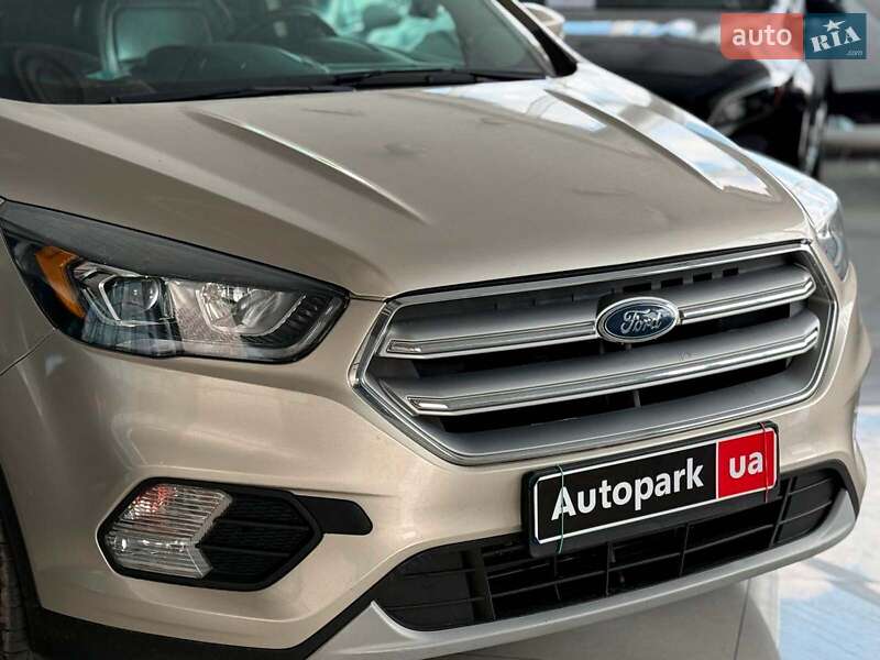 Внедорожник / Кроссовер Ford Escape 2016 в Одессе