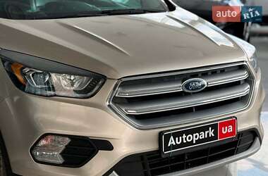 Внедорожник / Кроссовер Ford Escape 2016 в 
