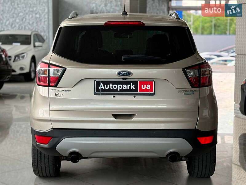 Внедорожник / Кроссовер Ford Escape 2016 в Одессе