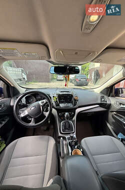 Внедорожник / Кроссовер Ford Escape 2013 в 