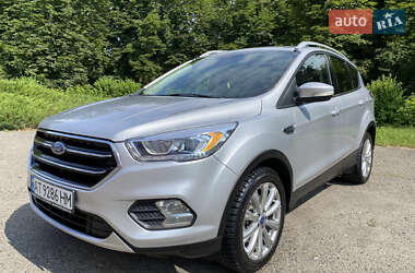 Внедорожник / Кроссовер Ford Escape 2016 в 