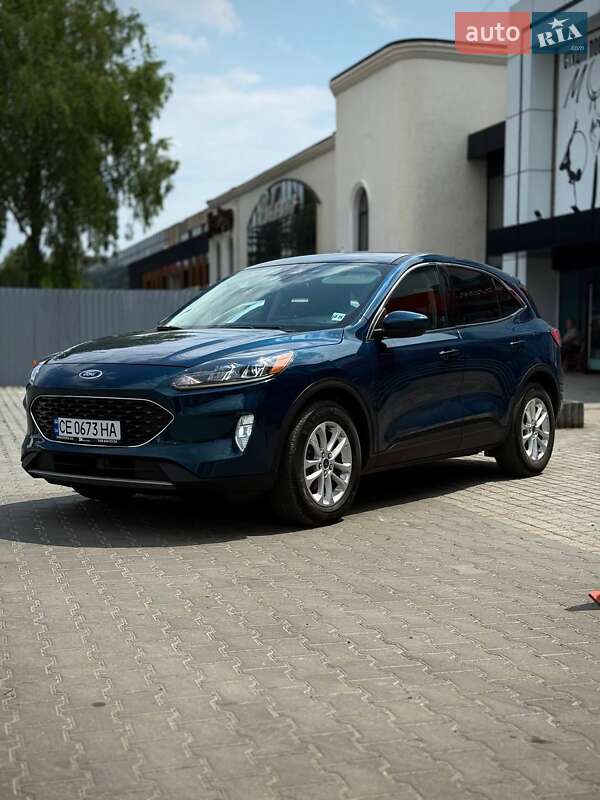 Позашляховик / Кросовер Ford Escape 2020 в Чернівцях