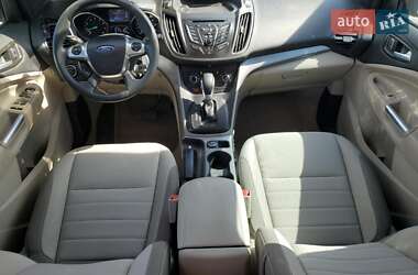 Внедорожник / Кроссовер Ford Escape 2016 в 