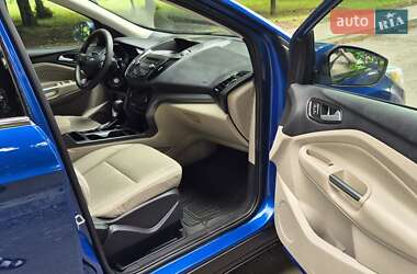 Внедорожник / Кроссовер Ford Escape 2017 в 