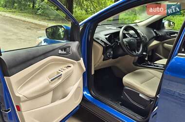 Внедорожник / Кроссовер Ford Escape 2017 в 