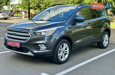 Внедорожник / Кроссовер Ford Escape 2018 в 