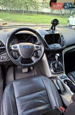 Внедорожник / Кроссовер Ford Escape 2013 в 