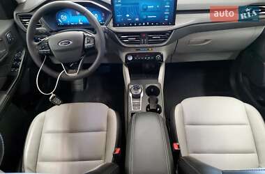 Внедорожник / Кроссовер Ford Escape 2024 в 
