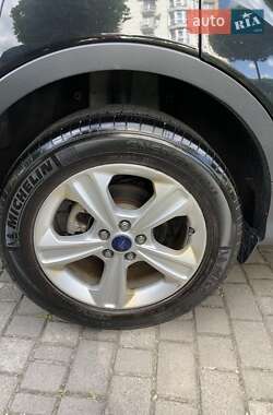 Внедорожник / Кроссовер Ford Escape 2013 в 