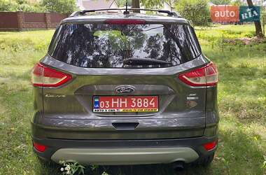 Внедорожник / Кроссовер Ford Escape 2015 в 