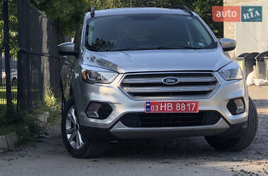 Внедорожник / Кроссовер Ford Escape 2016 в 