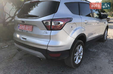 Внедорожник / Кроссовер Ford Escape 2016 в 