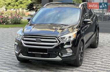 Внедорожник / Кроссовер Ford Escape 2017 в 
