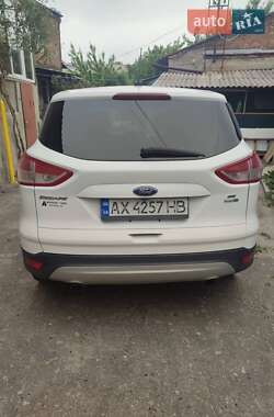 Внедорожник / Кроссовер Ford Escape 2014 в 