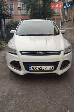 Внедорожник / Кроссовер Ford Escape 2014 в 