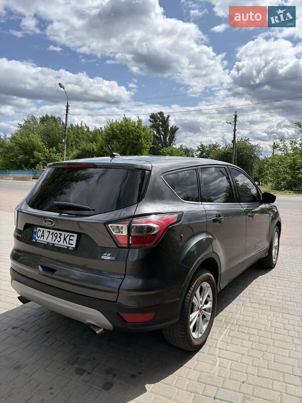 Внедорожник / Кроссовер Ford Escape 2016 в Шполе