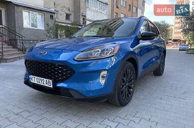 Внедорожник / Кроссовер Ford Escape 2020 в 