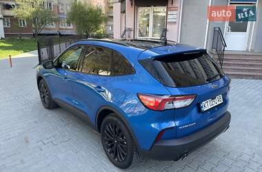 Внедорожник / Кроссовер Ford Escape 2020 в 