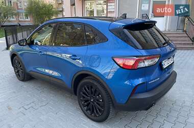 Внедорожник / Кроссовер Ford Escape 2020 в 
