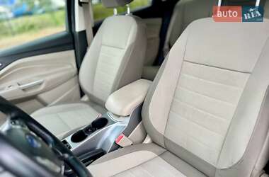 Внедорожник / Кроссовер Ford Escape 2013 в 