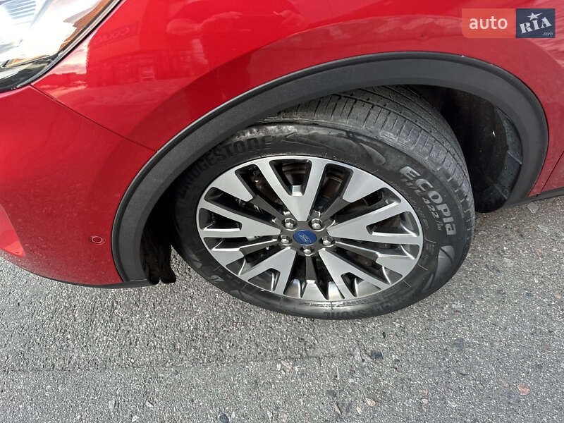 Позашляховик / Кросовер Ford Escape 2019 в Києві