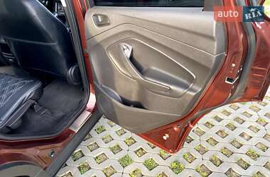Внедорожник / Кроссовер Ford Escape 2018 в 