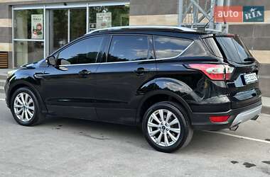 Внедорожник / Кроссовер Ford Escape 2016 в 