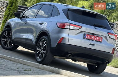 Внедорожник / Кроссовер Ford Escape 2022 в 