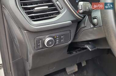 Позашляховик / Кросовер Ford Escape 2022 в 
