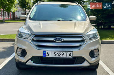 Внедорожник / Кроссовер Ford Escape 2018 в 