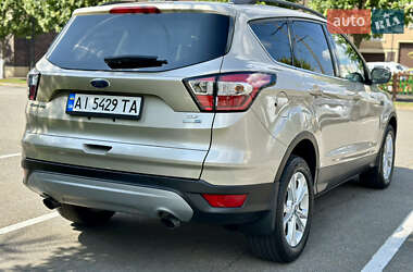 Внедорожник / Кроссовер Ford Escape 2018 в 