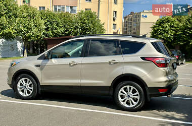 Внедорожник / Кроссовер Ford Escape 2018 в 