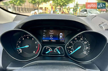 Внедорожник / Кроссовер Ford Escape 2018 в 