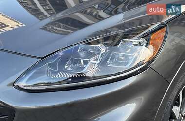 Внедорожник / Кроссовер Ford Escape 2020 в 