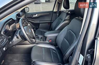 Внедорожник / Кроссовер Ford Escape 2020 в 
