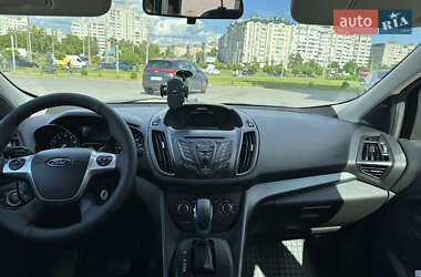 Внедорожник / Кроссовер Ford Escape 2015 в 