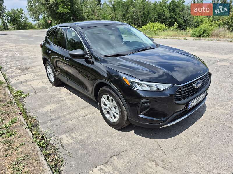 Внедорожник / Кроссовер Ford Escape 2024 в Кривом Роге