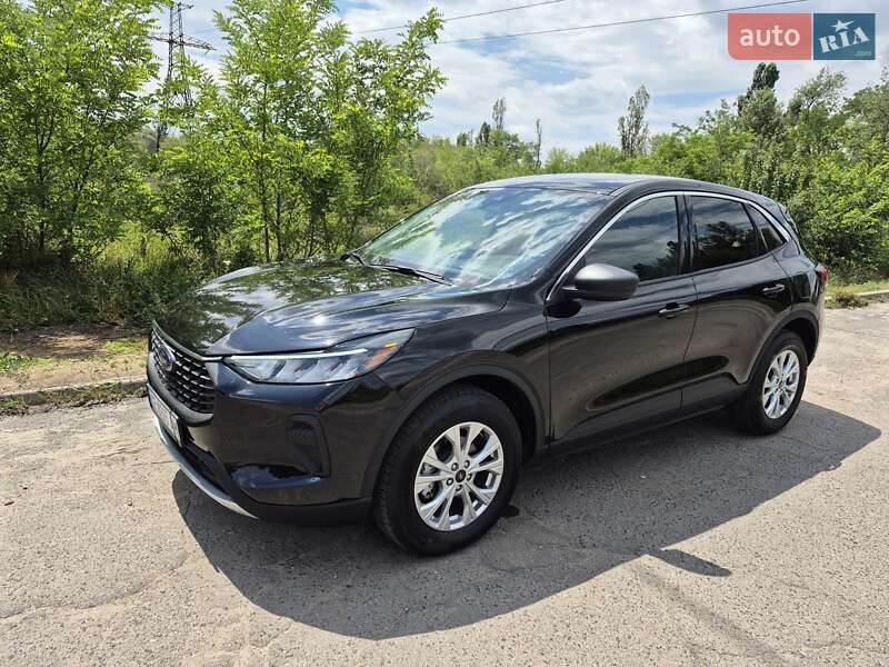 Внедорожник / Кроссовер Ford Escape 2024 в Кривом Роге