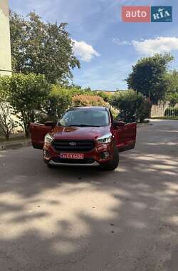Внедорожник / Кроссовер Ford Escape 2019 в 