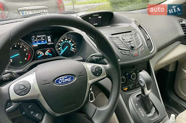 Внедорожник / Кроссовер Ford Escape 2015 в 