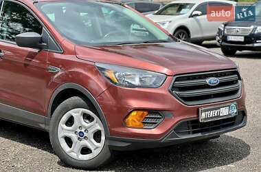 Внедорожник / Кроссовер Ford Escape 2018 в 