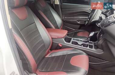 Внедорожник / Кроссовер Ford Escape 2017 в 