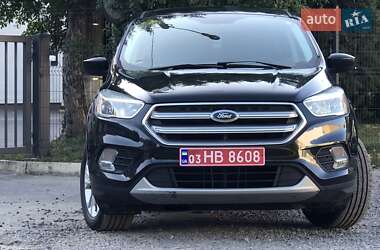 Внедорожник / Кроссовер Ford Escape 2016 в 
