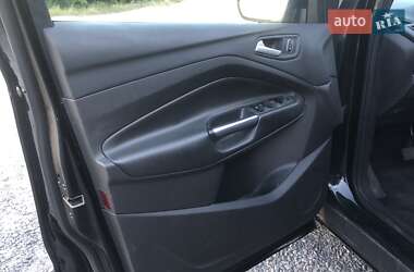 Внедорожник / Кроссовер Ford Escape 2016 в 