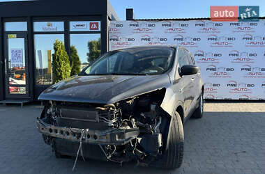 Внедорожник / Кроссовер Ford Escape 2016 в 