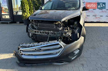 Внедорожник / Кроссовер Ford Escape 2016 в 